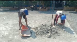 Proyek Penataan Halaman SMPN 2 Jayanti : Terkesan asal – asalan Pekerja Tanpa di Lengkapi K3