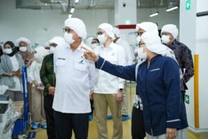 Kepala BPOM Kunjungi ParagonCorp, Dukung Inovasi Berbasis Riset di Industri Kosmetik