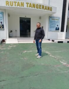 Resmi Taslim wirawan ketua umum LSM Seroja Indonesia berkirim surat permohonan Audensi ke Camat Jayanti.