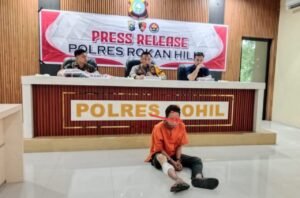 Sebelum 12 Jam Pembunuhan Sadis, Saudara Kandung, Berhasil Di Tangkap Personel Polsek Panipahan Res Rohil.Sebelum 12 Jam Pembunuhan Sadis, Saudara Kandung, Berhasil Di Tangkap Personel Polsek Panipahan Res Rohil.