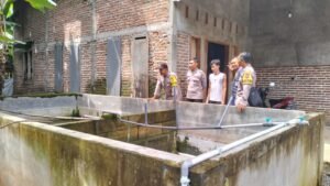 Bhabinkamtibmas Berbek Dorong Budidaya Lele dan Nila di Pekarangan Rumah