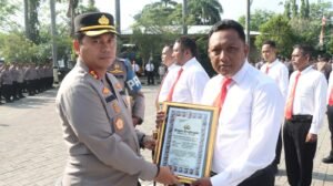 Kapolres Nganjuk Apresiasi 30 Personel Berprestasi Ungkap Sejumlah Kasus Menonjol pada Apel Jam Pimpinan