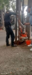 Diduga Tidak Mengantongi Izin, Pemasangan Tiang WI-FI provider CBN fiber warna” pink, di Perumahan ROYAL Sampai Jalan Taya Daon – Kukun Rajeg Milik PT Cyber