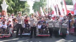 Khitanan Massal Warnai HUT RI ke-80 di Nganjuk, Ratusan Anak Ikuti dengan Antusias