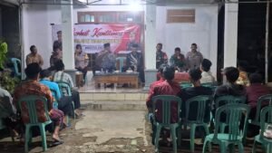 Kelola Situasi Wilayah, Kapolsek Warujayeng Gelar Curhat Kamtibmas Bersama Warga Brumbung