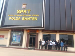 Sekjen Ormas Lakpbas di Dampingi Kuasa Hukum, Laporkan Kades Tobat Balaraja ke Polda Banten