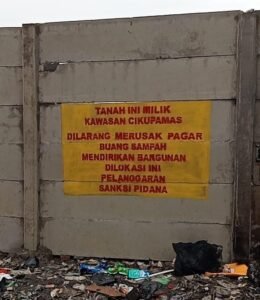 DILARANG BUANG SAMPAH DISINI, Aktivis Lingkungan Desak Pihak Kecamatan Cikupa Carikan Solusi…!!