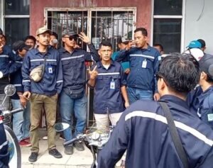 Ratusan Karyawan PT SLI Datangi Camat Balaraja, Minta Pabrik Dibuka Kembali
