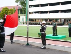 Tingkatkan Kinerja dan Sinergitas: Prajurit dan ASN Kodam II/Sriwijaya Dengarkan Arahan Kasad dalam Upacara 17-an