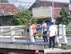Kerja Bakti di Sungai Ploso, Polsek Nganjuk Kota Ajak Warga Antisipasi Banjir