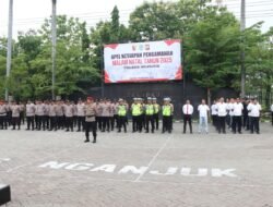 Kapolres Nganjuk Pimpin Apel Kesiapan Pengamanan Malam Natal 2025, Tekankan Kewaspadaan