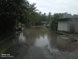 Jalan Kabupaten di Pagelaran Pandeglang Lumpuh Total, Anak-Anak Terpaksa Tak Sekolah