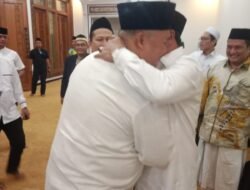 Dua Tokoh Kabupaten Tangerang, Maesyal Rasyid dan H. Zulkarnain, Bertemu Akrab di Acara Isra Mi’raj