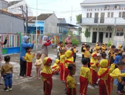 Cuaca cerah Senam Pagi Bangkitkan Semangat Belajar siswa TPA KB TK Nurul Ulum Nganjuk