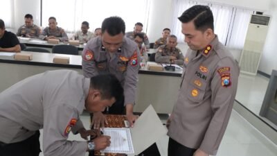 Perkuat Transparansi Anggaran, Kapolres Nganjuk Pimpin Penandatanganan Pakta Integritas Pengelola Keuangan