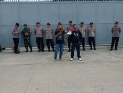 Demo.12 Pekerja Di-PHK Sepihak, Massa Duduki PT SMP , PT. SMA