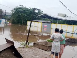 Akibat Hujan Deras, Rumah Warga Cibadak Tergenang Air