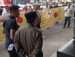 Minta Walikota Palembang Memfasilitasi Pertemuan dengan Pihak Terkait Mengenai Kepastian Pembebasan Lahan Exit Tol Gandus, Massa Gabungan Lembaga Swadaya Masyarakat Independent Sumsel Sambangi Kantor Walikota Palembang