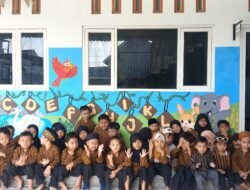 TPA KB TK Nurul Ulum Nganjuk Mengenalkan Gambar Binatang dan Menghafal Huruf Abjad Melalui Mural