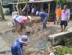 Tingkatkan Kualitas Lingkungan Warga Dusun Sumberjo Galang Swadaya Untuk Benahi Drainase