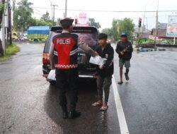 Patroli Takjil Polres Nganjuk, Tebar Kepedulian di Tengah Padatnya Arus Jelang Berbuka