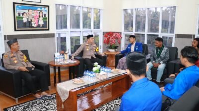 Bangun Kepercayaan dan Sinergi, Kapolres Nganjuk Gelar Audiensi dan Buka Bersama Mahasiswa