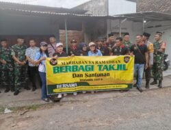 Perdana, Ormas Sang Prabu DPD Nganjuk Kolaborasi Dengan Forkopimcam Baron Bagi Takjil Dan Sembako