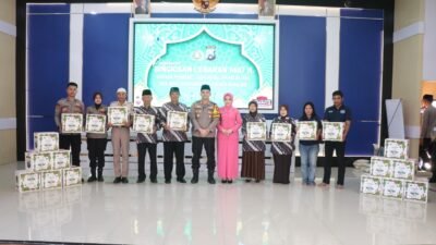 Banjir Kepedulian Jelang Lebaran, Kapolres Nganjuk Bagikan Zakat, Bingkisan hingga Santuni Disabilitas dan Yayasan Sosial