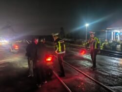 Siaga Ekstra, Perlintasan KA Bagor Rawan, Polres Nganjuk Turunkan Ambulans Khusus untuk Selamatkan Pemudik