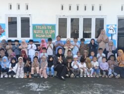 Halal Bihalal TPA KB TK Nurul Ulum Nganjuk Mempererat Silaturahmi dan Kegembiraan Anak-Anak