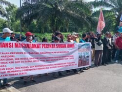 Massa SIRA dan PST Minta SKK Migas, ESDM dan Pertamina Libatkan Masyarakat Suban Jeriji Dalam Pengelolaan Sumur Minyak