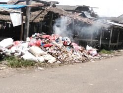 Sampah Menggunung di Pasar Pagelaran, Warga dan Pedagang Keluhkan Bau Menyengat