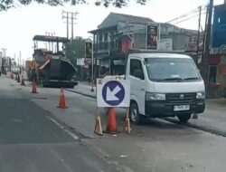 Proyek Perbaikan Jalan Raya Serang -Tangerang di Desa Sentul Jaya Balaraja Sebabkan Kepadatan, Pengendara Diimbau Waspada