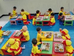Murid TPA KB TK Nurul Ulum Nganjuk Nikmati MBG Dengan Lahap dan Bergembira