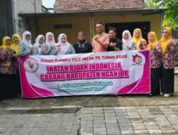 IBI Cabang Nganjuk Gelar Ziarah Makam Tokoh Bidan dan Rangkaian Baksos Jelang HUT ke-75
