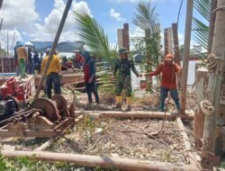 Hadapi Medan Sulit, Dandim 0402/OKI-OI dan Danrem 044/Gapo Tinjau Pembangunan Jembatan Gantung Koala Dua Belas