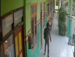Pencuri Satroni SDN 2 Sonobekel Nganjuk, 3 Laptop dan 1 Proyektor Digasak