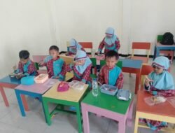 Optimalkan Program Makan Bergizi Gratis, TK Nurul Ulum Nganjuk Fokus Latih Disiplin dan Tanggung Jawab