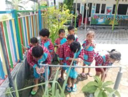 Melatih Wudhu dan Sholat Bersama Merupakan Kegiatan Rutin Anak TPA KB TK Nurul Ulum Nganjuk