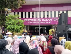 7 LSM Demo di DPRD Kabupaten Tangerang, Tuntut Harga BBM Non-Subsidi Diturunkan