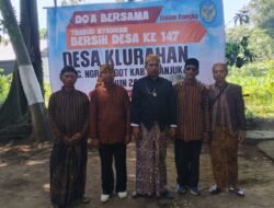 Peringatan Bersih Desa Klurahan Ngronggot ke-147: Wujud Syukur Melalui Kirab 9 Gunungan Hasil Bumi