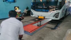 Tak Ingin Ambil Risiko, Polres Nganjuk Pastikan Bus Jemaah Haji Laik Jalan