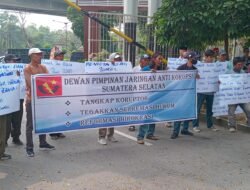 Dugaan Korupsi Lalu Lintas Pelayaran di Perairan Sungai Lalan Muba Terhadap Pemandu Kapal Tunda, Massa JAKOR Sambangi Kejati Sumsel